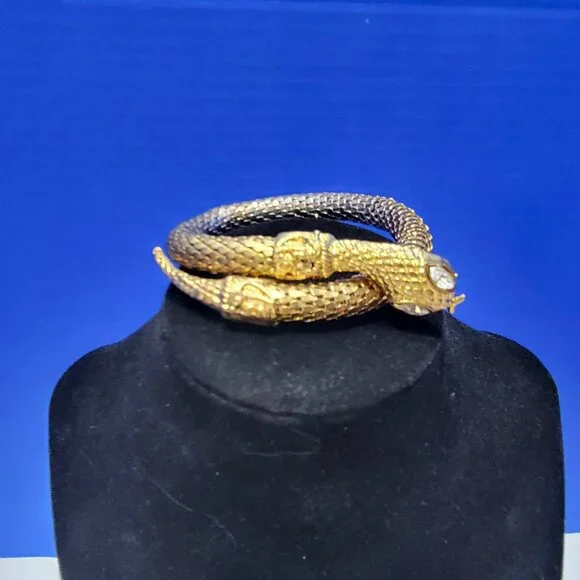 Vintage Gold Metal Mesh Snake Necklace and Bracelet Set - Picture 10 of 16